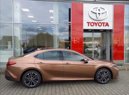 Toyota - Camry