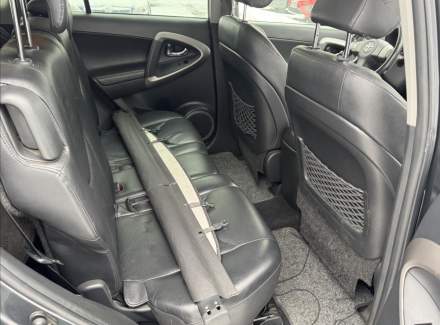 Toyota - RAV 4