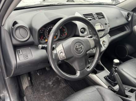 Toyota - RAV 4