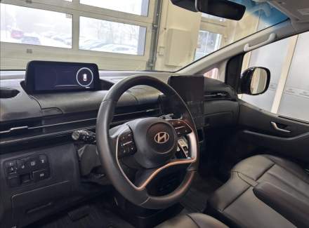 Hyundai - Staria