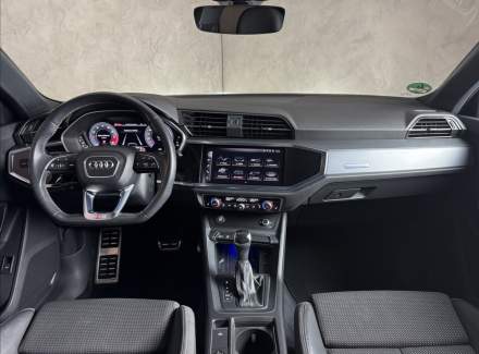 Audi - Q3