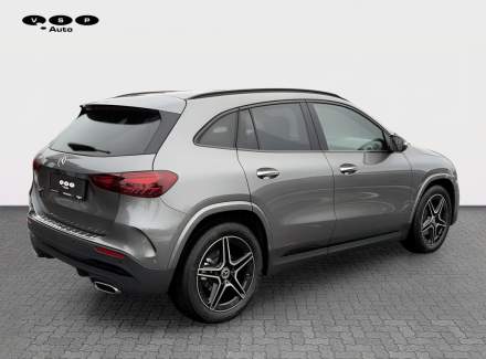 Mercedes-Benz - GLA