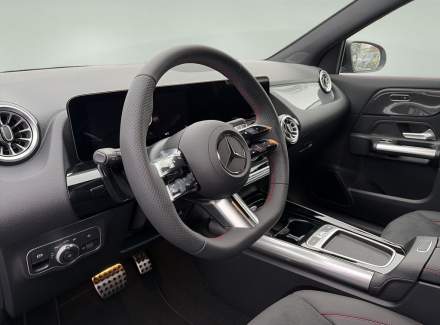 Mercedes-Benz - GLA