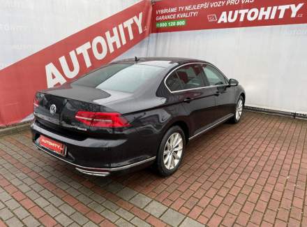 Volkswagen - Passat