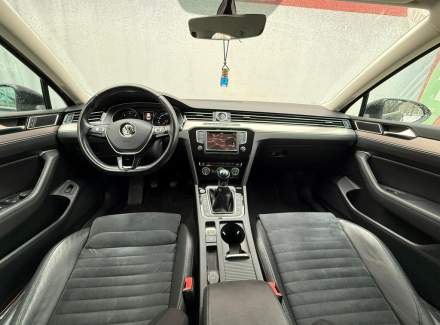 Volkswagen - Passat