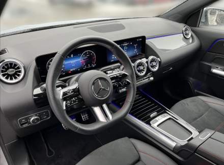 Mercedes-Benz - GLA