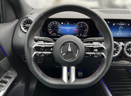 Mercedes-Benz - GLA