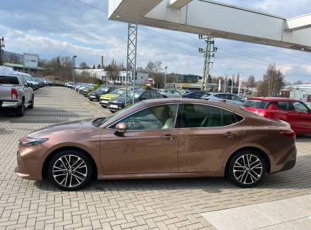 Toyota - Camry