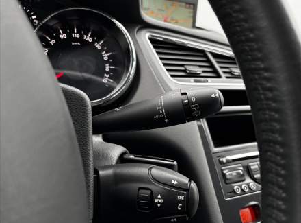 Peugeot - 5008
