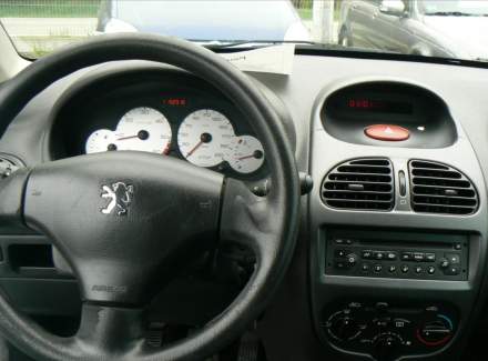 Peugeot - 206