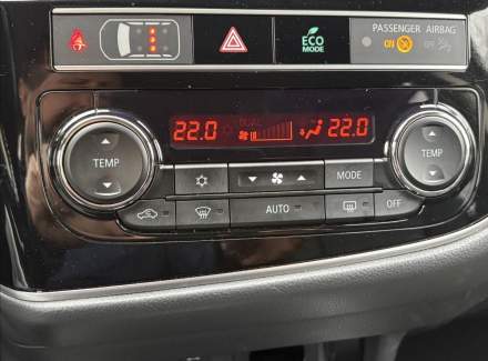 Mitsubishi - Outlander