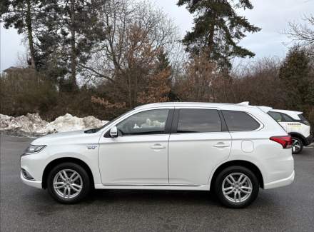Mitsubishi - Outlander