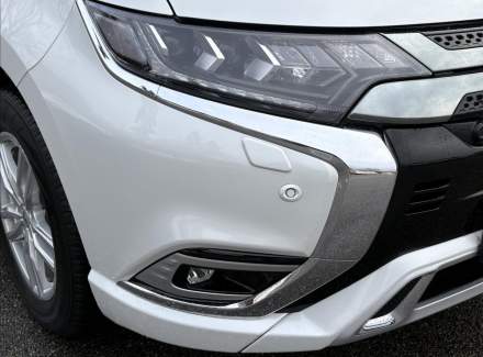 Mitsubishi - Outlander