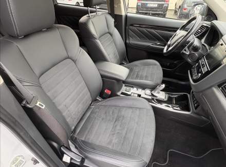 Mitsubishi - Outlander