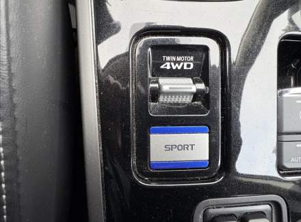 Mitsubishi - Outlander