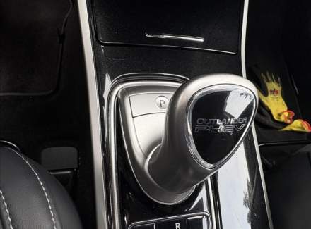 Mitsubishi - Outlander