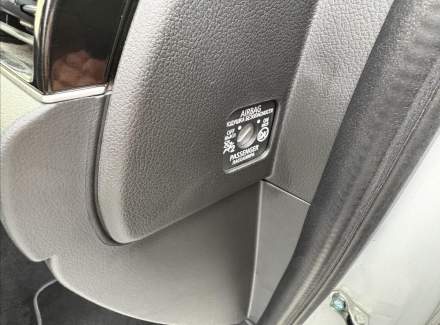 Mitsubishi - Outlander