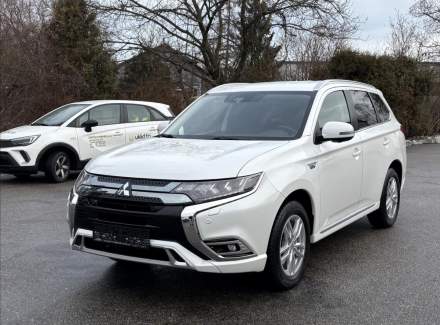 Mitsubishi - Outlander