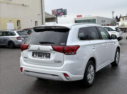 Mitsubishi - Outlander