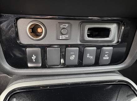 Mitsubishi - Outlander