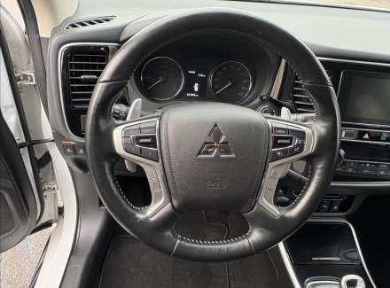 Mitsubishi - Outlander