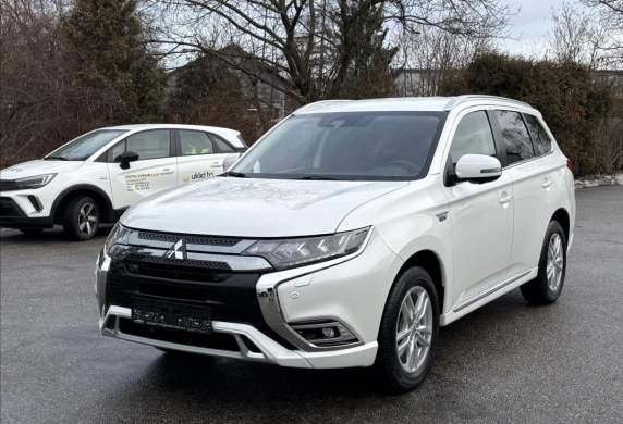 Mitsubishi - Outlander