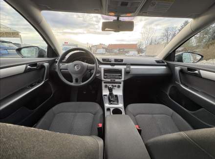 Volkswagen - Passat