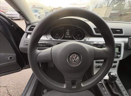 Volkswagen - Passat