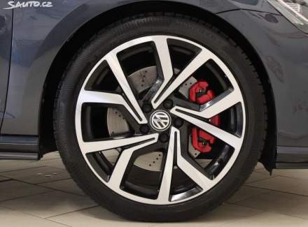 Volkswagen - Golf GTI Performance 2.0 TSI (245 Hp)