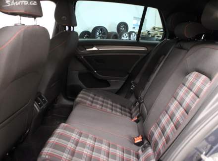 Volkswagen - Golf GTI Performance 2.0 TSI (245 Hp)