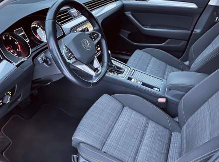 Volkswagen - Passat