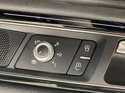 Volkswagen - Touareg