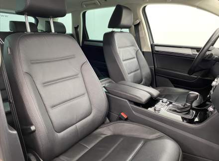 Volkswagen - Touareg