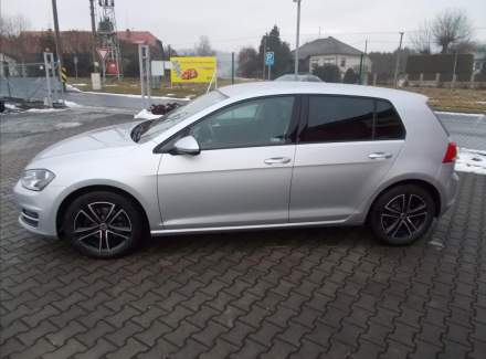 Volkswagen - Golf