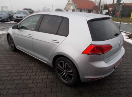 Volkswagen - Golf