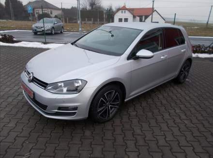 Volkswagen - Golf