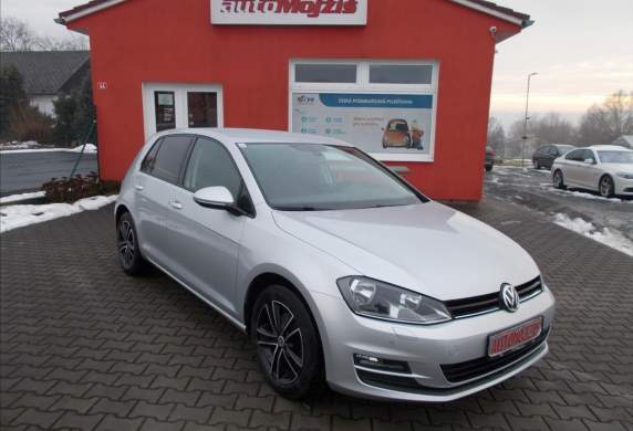 Volkswagen - Golf