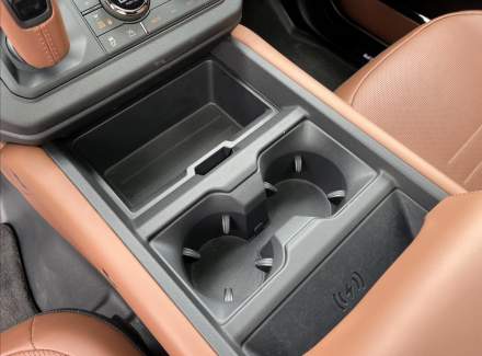 Land Rover - Defender