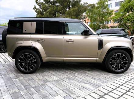 Land Rover - Defender