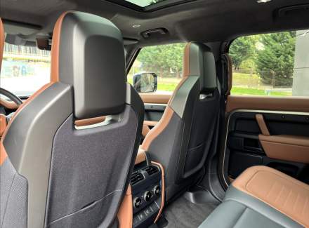 Land Rover - Defender