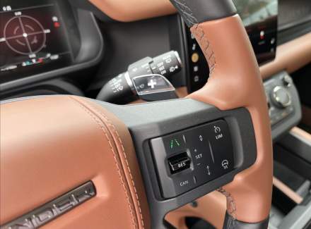 Land Rover - Defender