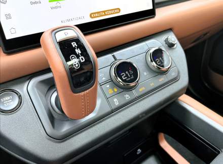 Land Rover - Defender