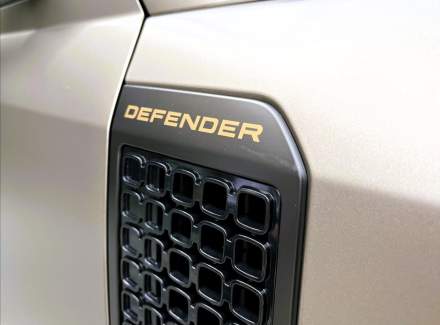 Land Rover - Defender