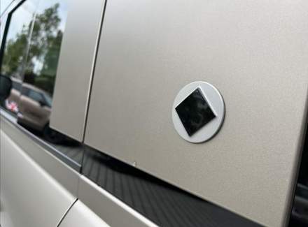 Land Rover - Defender