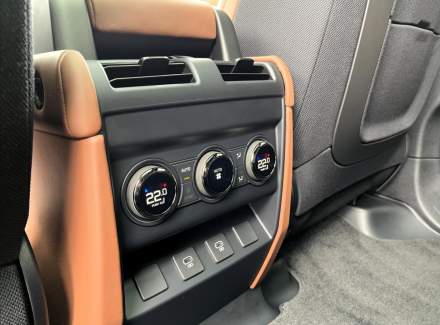 Land Rover - Defender