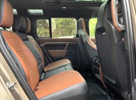 Land Rover - Defender