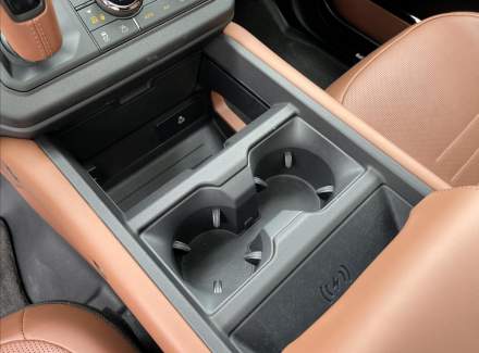 Land Rover - Defender