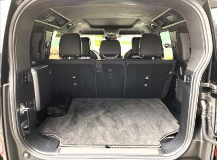 Land Rover - Defender