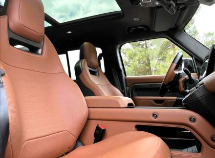 Land Rover - Defender