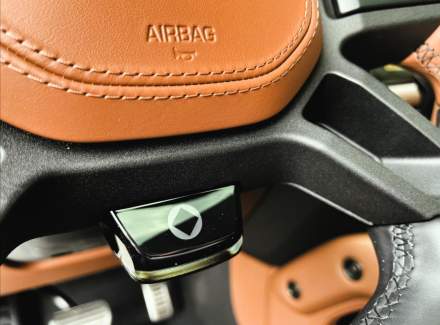 Land Rover - Defender